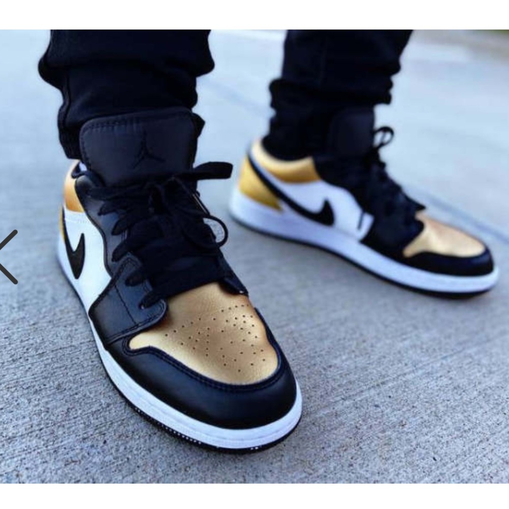 Air Jordan 1 Low Gold Toe